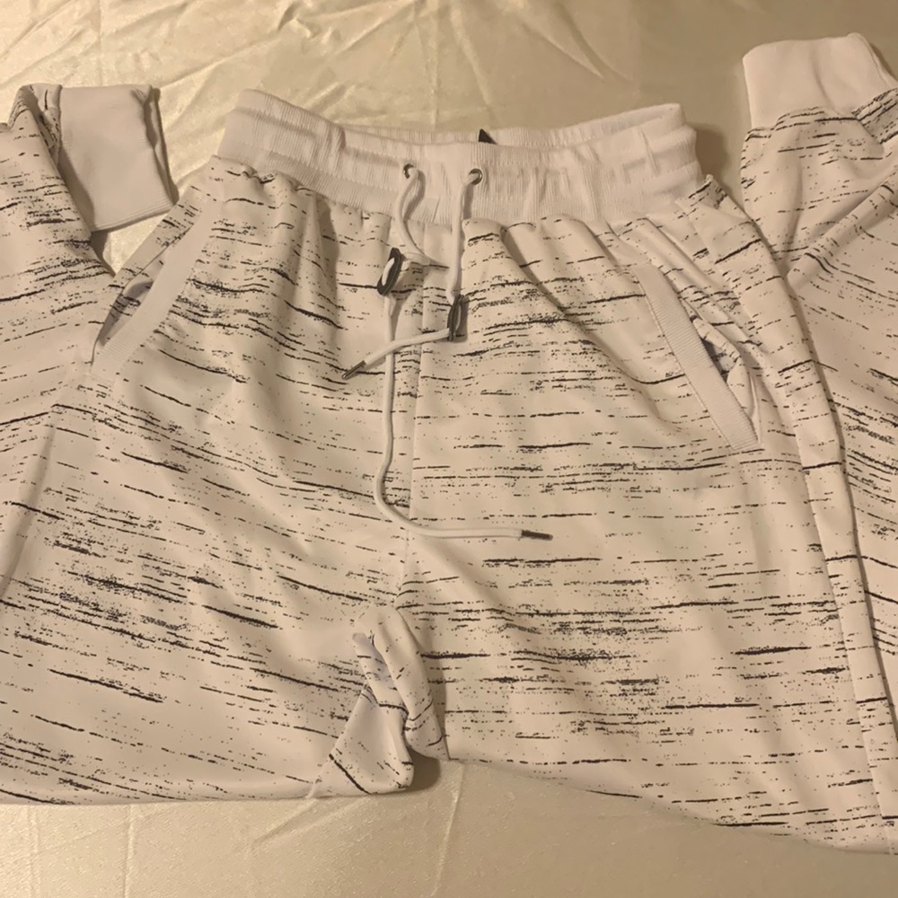 Dunlop Sport Joggers | White & Black | Medium